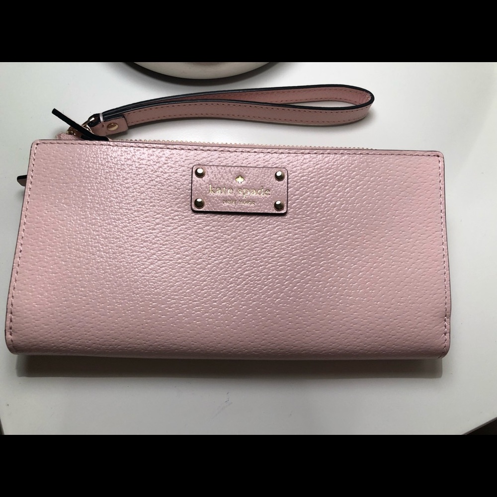 Kate Spade New York wristlet